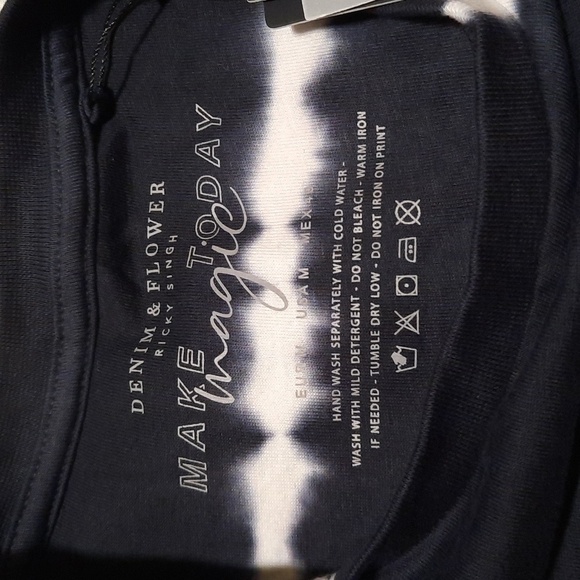 DENIM & Flower Top - Picture 4 of 7